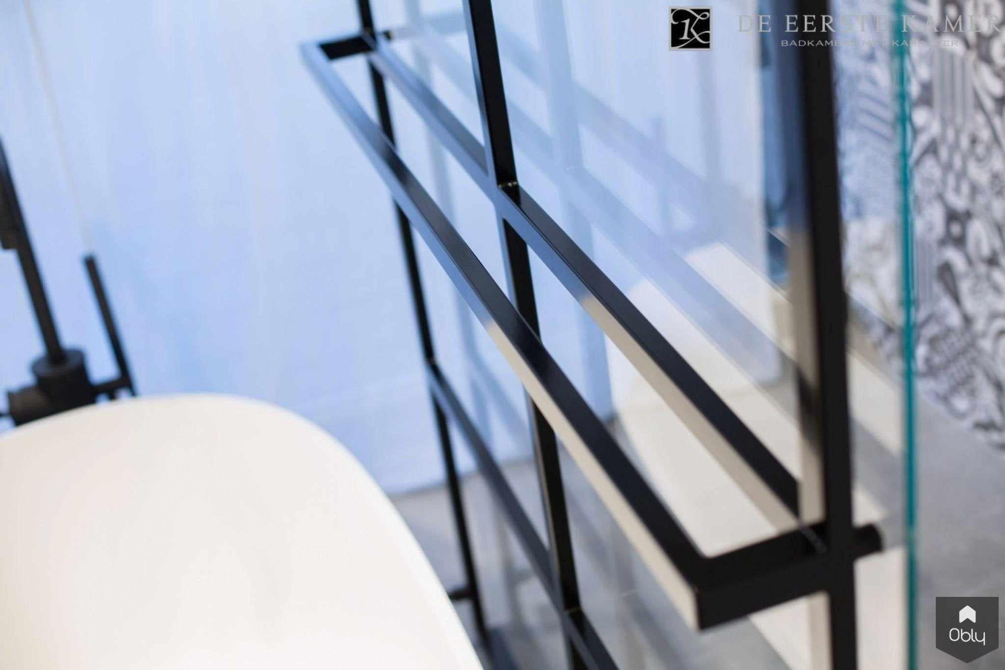 DEK-design De Eerste Kamer-De Eerste Kamer-alle,Badkamer,badkamer met douchewand,badkamer met open douche,design badkamer interieur,grote badkamer indeling,inloopdouche met glaswand,luxe badkamer met vrijstaand bad,minimalistische badkamer design,moderne badkamer inspiratie,moderne badkamer met glaswand,vrijstaand bad badkamer-OBLY