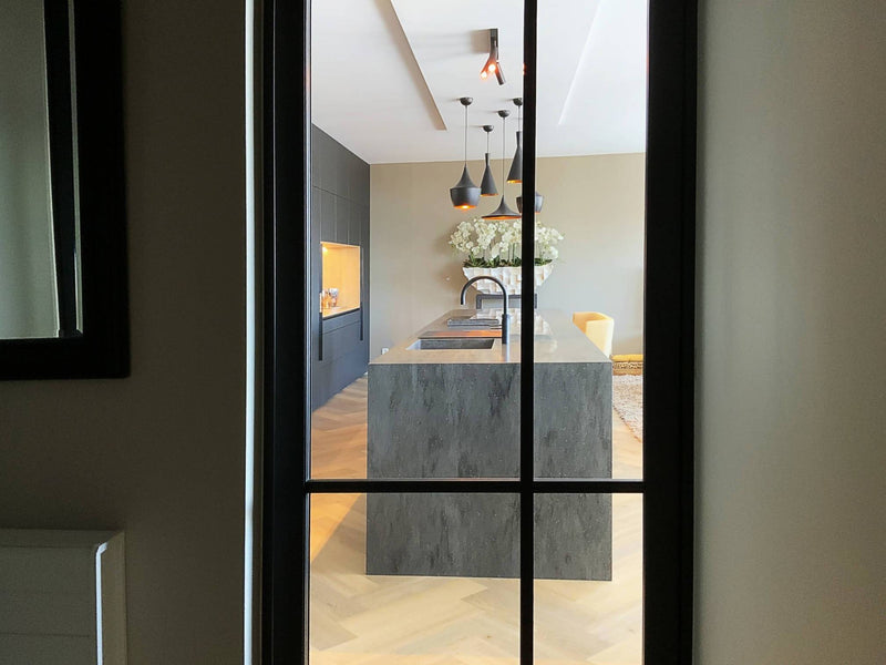 Designkeuken mat zwart-Keukenarchitectuur Midden Brabant-Keuken-Moderne designkeuken zwart zijdemat-OBLY