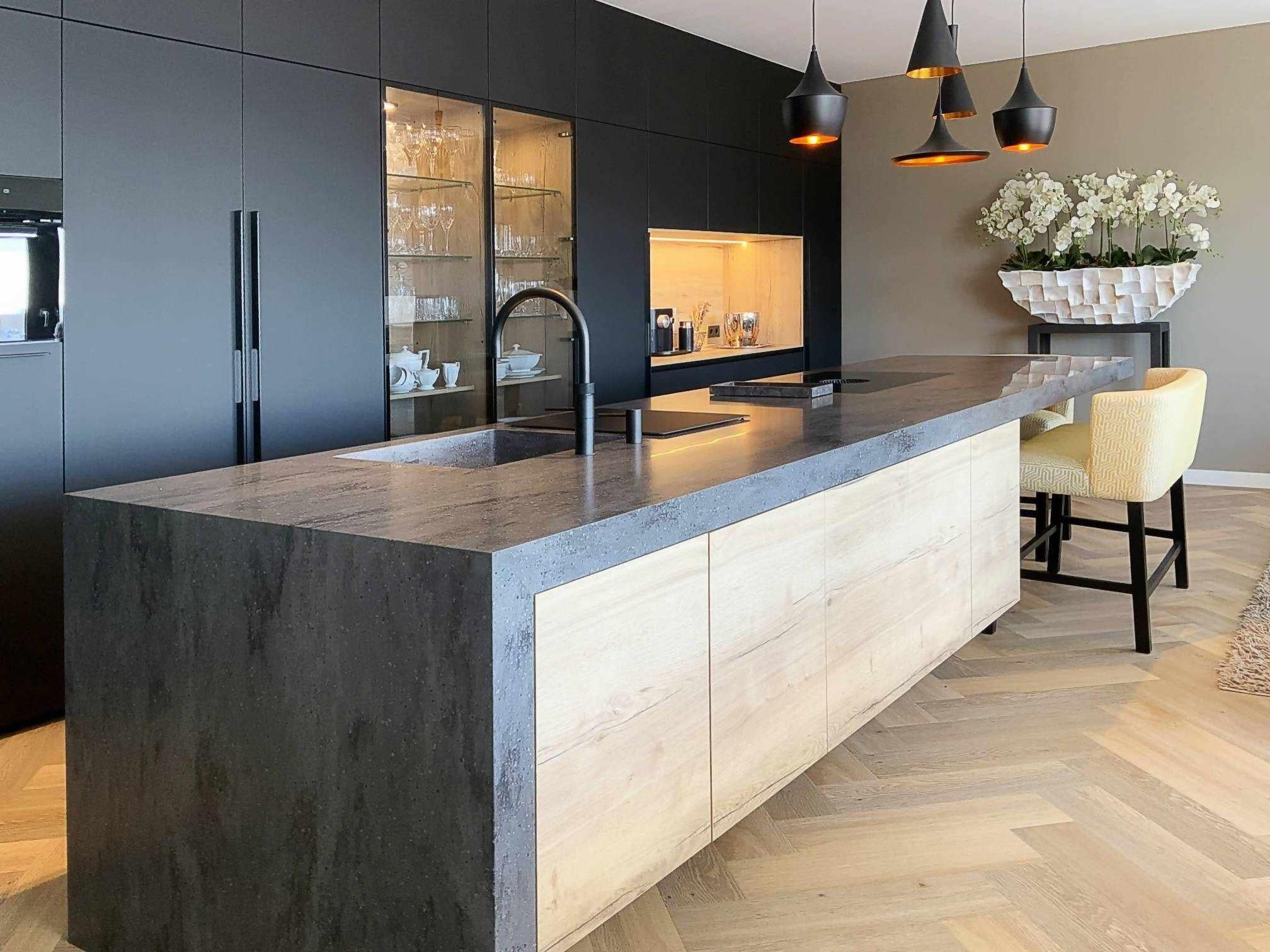 Designkeuken mat zwart-Keukenarchitectuur Midden Brabant-Keuken-Moderne designkeuken zwart zijdemat-OBLY