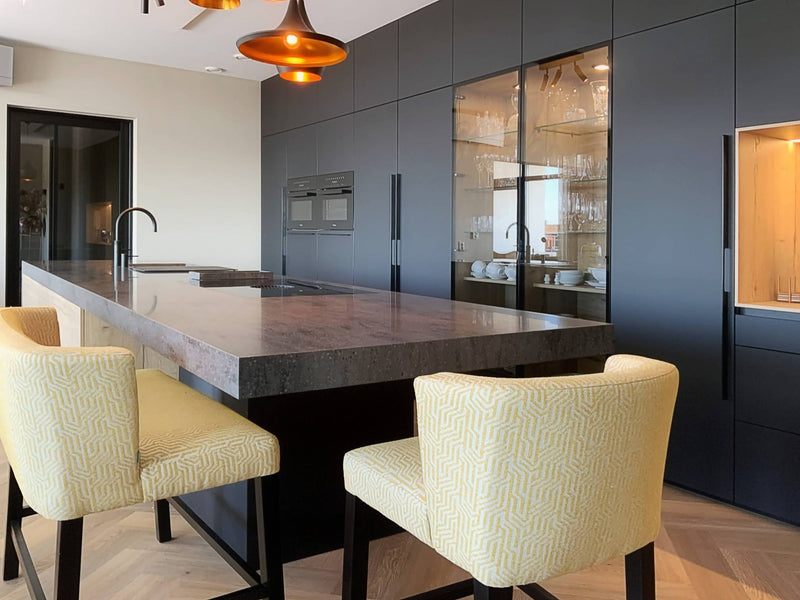 Designkeuken mat zwart-Keukenarchitectuur Midden Brabant-Keuken-Moderne designkeuken zwart zijdemat-OBLY