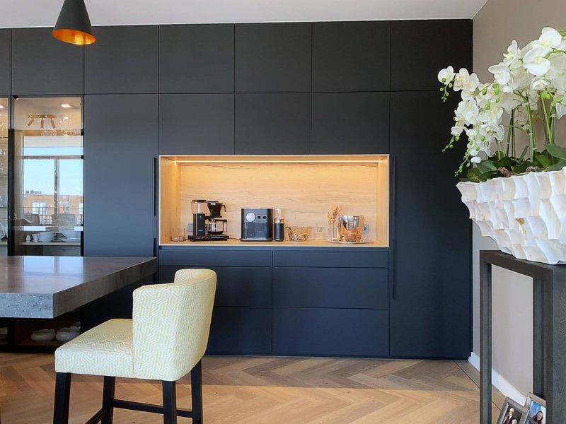 Designkeuken mat zwart-Keukenarchitectuur Midden Brabant-Keuken-Moderne designkeuken zwart zijdemat-OBLY