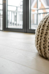 Eiken brede wit gelakte parketvloer-OBLY-alle,Houten vloer,Parketvloer,woonkamer-Bauwerk brede wit gelakte parketvloer-OBLY