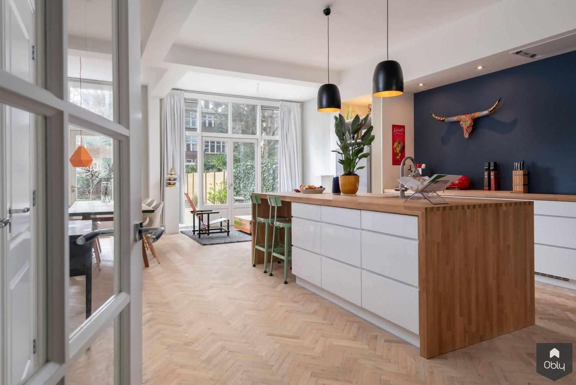 Eiken planchetten vloer-The Woodstore-alle,Keuken,keuken met eiland,keuken met houten vloer,lichte keuken,moderne keuken,open keuken woonkamer,Woonkamer-Eiken planchetten vloer | OBLY.com -OBLY