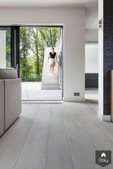 Eiken planken op kamerlengte in moderne woning-NOBEL Flooring-Aanbouw,alle-OBLY