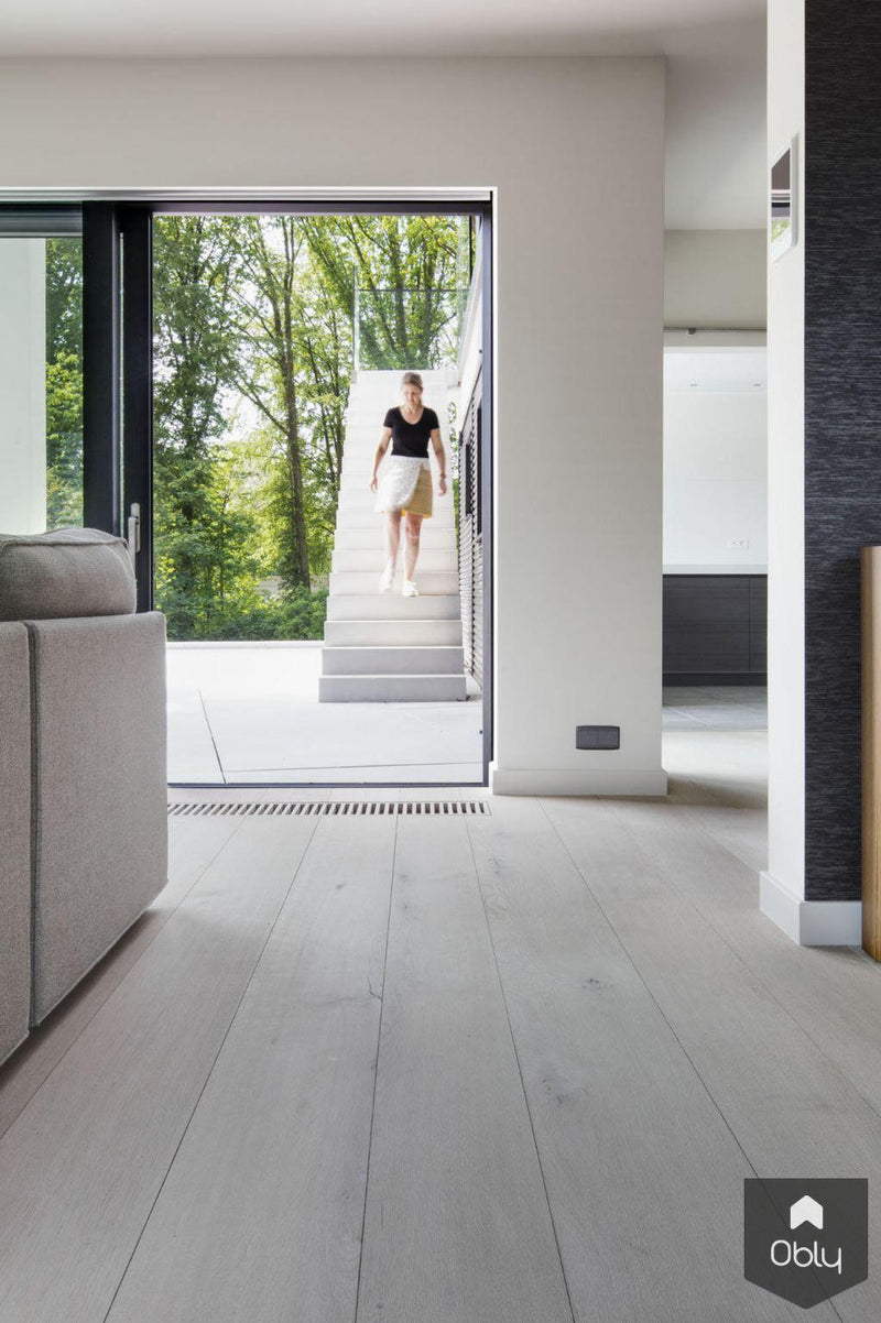 Eiken planken op kamerlengte in moderne woning-NOBEL Flooring-Aanbouw,alle-OBLY