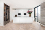 Eiken visgraatvloer in penthouse in purmerend-The Woodstore-alle,lichte woonkamer,moderne woonkamer,ruime woonkamer interieur,Woonkamer,woonkamer met grote ramen,woonkamer met houten vloer-Eiken visgraatvloer in penthouse in purmerend-OBLY