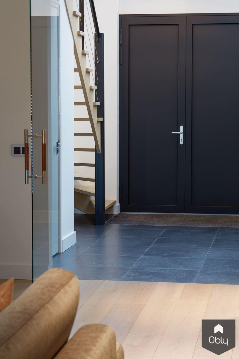 Eiken vloer en keramische tegels in woning-MoreFloors-alle,Woonkamer-OBLY