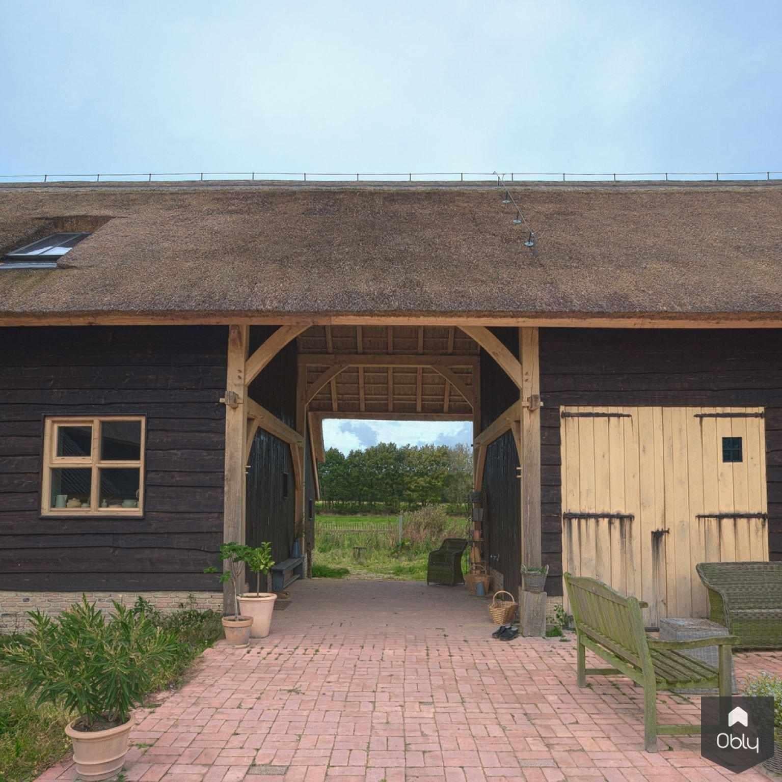 Eikenhouten gebinten aanbouw-Robuust Eiken-Aanbouw,alle,authentieke verbindingen,eiken aanbouw,eiken gebinten,houtconstructie,landelijke aanbouw,pen gat verbinding,robuuste houtbouw-OBLY