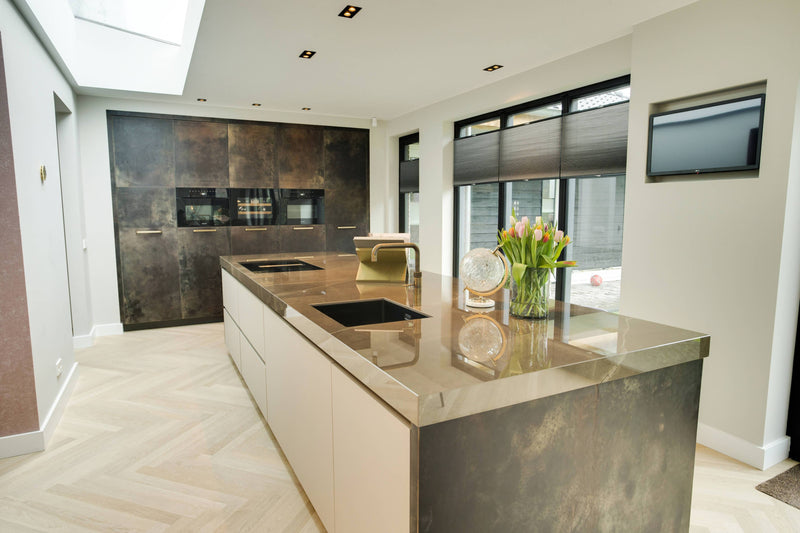 Exclusieve keuken lederen fronten-Paul Theuws Interieur-keuken-Exclusieve keuken met lederen fronten-OBLY