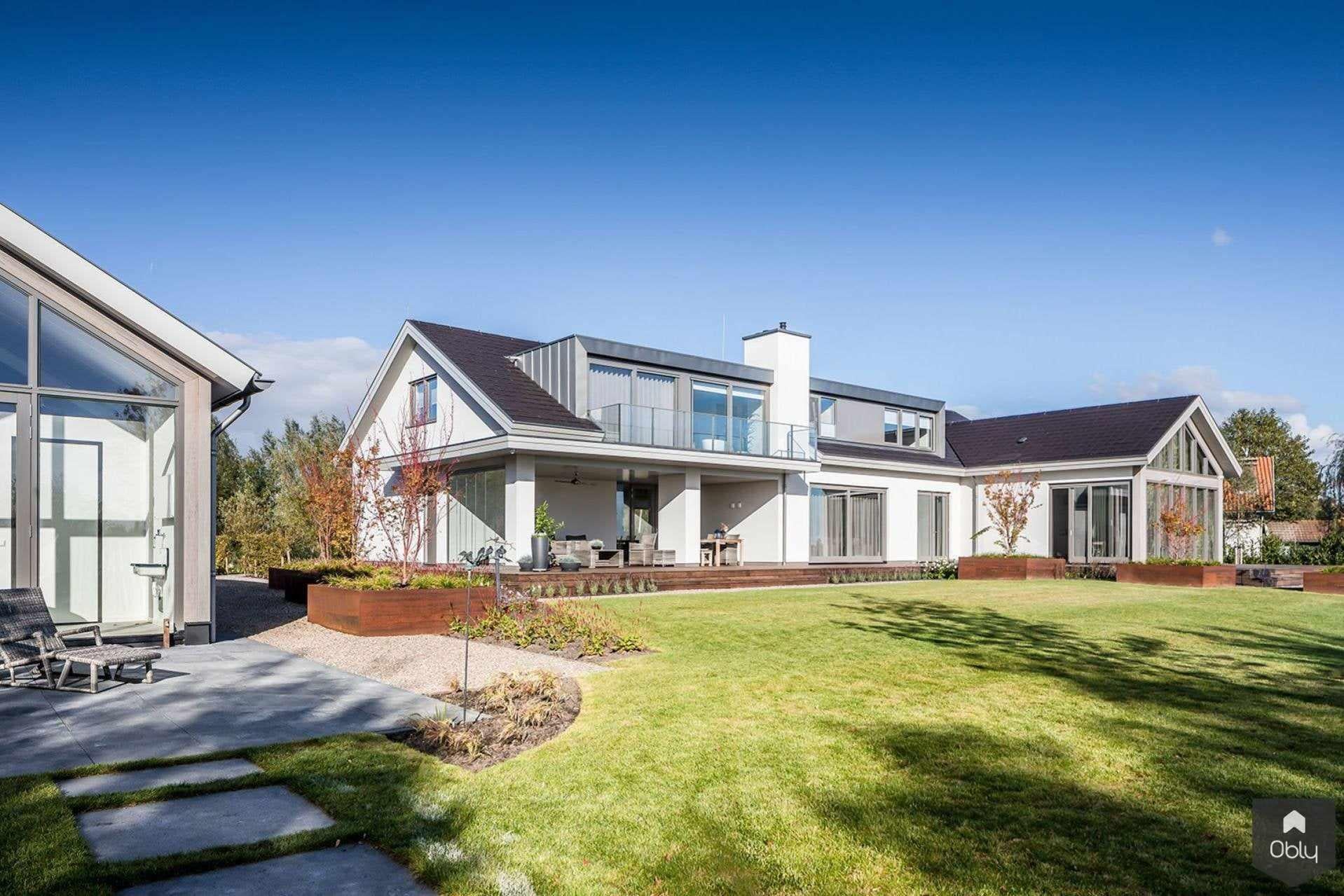 Exterieur en interieur verbouwing moderne villa-Studio Ron van Leent-alle,exterieur renovatie,Exterieur vrijstaand,interieur design villa,interieur verbouwing,luxe villa inspiratie,moderne villa,moderne villa renovatie,moderne woning,Reeuwijkse plassen,Studio Ron van Leent,totaalrenovatie woning,villa verbouwing,vrijstaande villa-OBLY