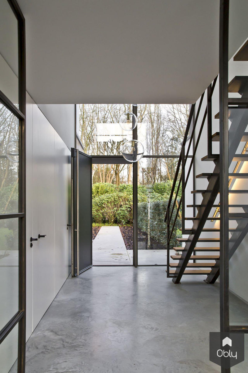 Gevlinderde betonvloer in moderne villa-Willem Designvloeren B.V.-alle,Keuken-OBLY