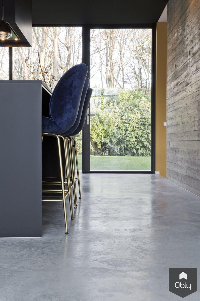 Gevlinderde betonvloer in moderne villa-Willem Designvloeren B.V.-alle,Keuken-OBLY