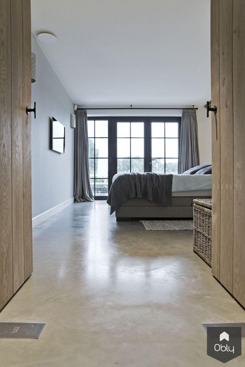 Gevlinderde woonbeton vloer in bad- en slaapkamer-Willem Designvloeren B.V.-alle, Slaapkamer-OBLY