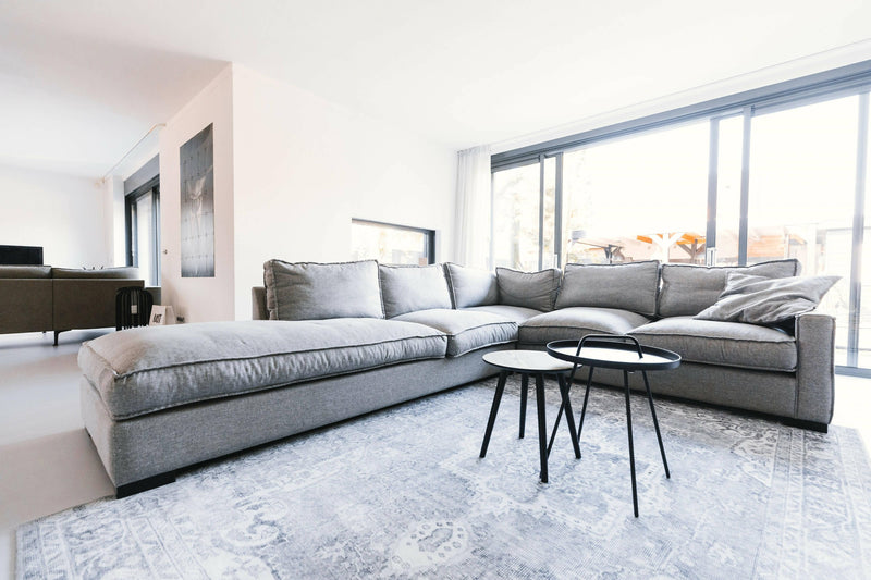 Gietvloer betonlook grijs in nieuwbouwwoning-OBLY-woonkamer-Gietvloer betonlook grijs in nieuwbouwwoning -OBLY