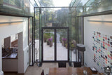 Glazen aanbouw aan herenhuis met stalen kozijnen-HOYT Architecten & Bouwmanagers-Aanbouw,aanbouw jaren 30 woning,alle,glazen aanbouw herenhuis,glazen pui aanbouw,glazen serre aanbouw,glazen uitbouw woning,herenhuis,jaren 30 woning,moderne glazen aanbouw,stalen kozijnen uitbouw-Glazen aanbouw herenhuis met stalen kozijnen | HOYT-OBLY