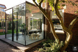 Glazen aanbouw jaren 30 woning-KELLER minimal windows® by Kumasol-aanbouw,aanbouw met glas,alle,aluminium schuifpui,glazen aanbouw,jaren 30 woning,lichtinval woning,minimalistische architectuur,moderne aanbouw,renovatie jaren 30 woning,uitbouw woning,verbinding binnen buiten-Glazen aanbouw jaren 30 woning -OBLY