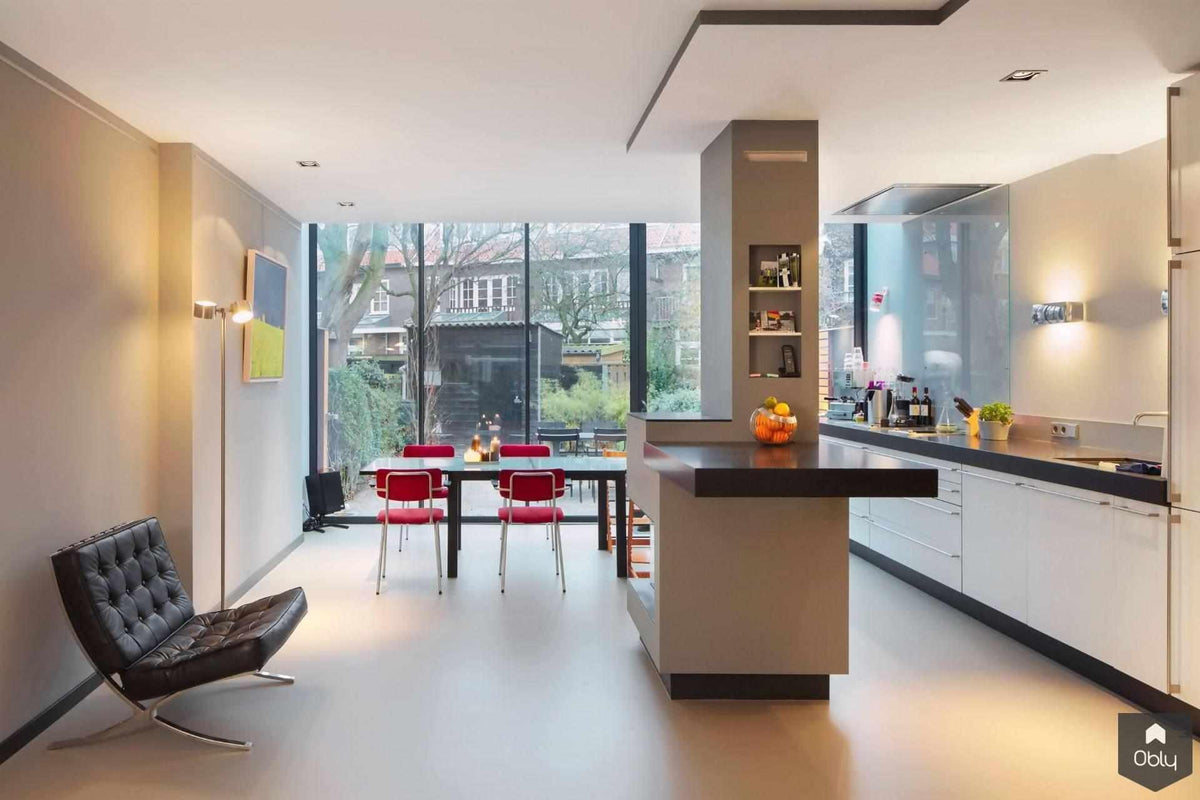 Glazen uitbouw jaren ’30 woning in Utrecht Tuindorp met hoge schuifpui-Richèl Lubbers Architecten-Aanbouw,alle,glazen uitbouw,jaren 30 woning,Keuken,lichtinval,open leefruimte,schuifpui,Woonkamer-Glazen uitbouw jaren ’30 woning Utrecht | Richèl Lubbers-OBLY