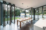 Glazen vouwwand Highline voor maximale verbinding met buiten-Solarlux Nederland BV-Aanbouw,aluminium vouwwanden,binnen buiten wonen,glazen pui,glazen vouwwanden,moderne woning,open gevel systeem,vouwwand systeem,vouwwanden,vouwwanden terras,vouwwanden woning-Glazen vouwwand Highline | Solarlux-OBLY