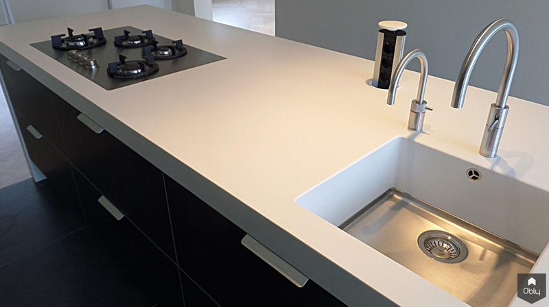 Groot eiland met Corian werkblad.-Keukenarchitectuur Midden Brabant-alle, Keuken-OBLY