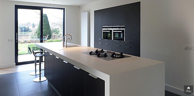 Groot eiland met Corian werkblad.-Keukenarchitectuur Midden Brabant-alle, Keuken-OBLY