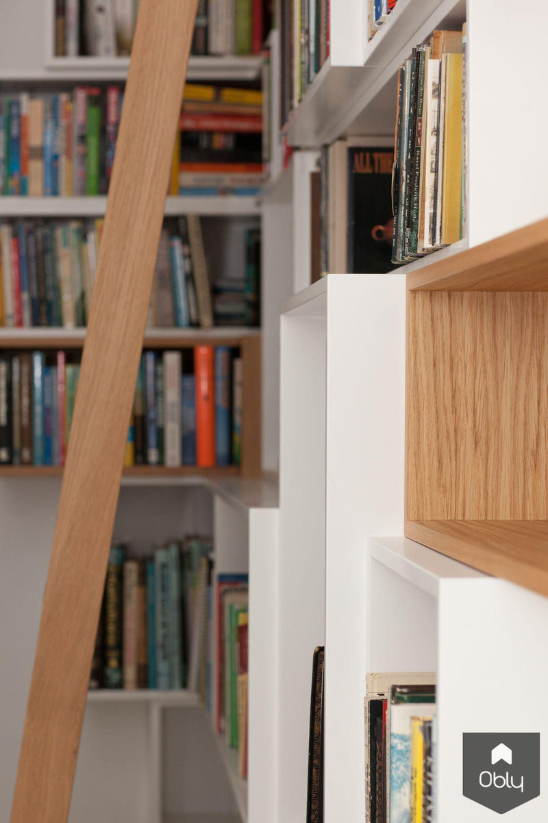 Hoge eiken fineer boekenkast-Berka Interieurbouw en Meubelmakerij-alle,Entree hal trap-OBLY