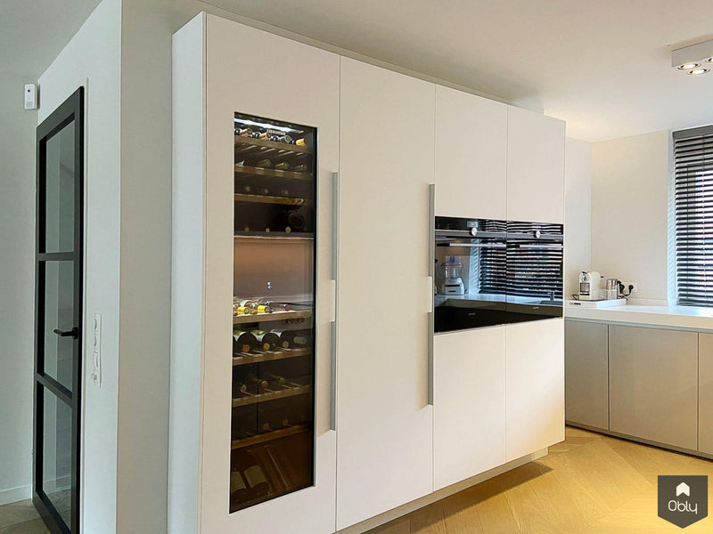 Hoogglans grijze keuken met Corian werkblad-Keukenarchitectuur Midden Brabant-alle,Keuken-OBLY