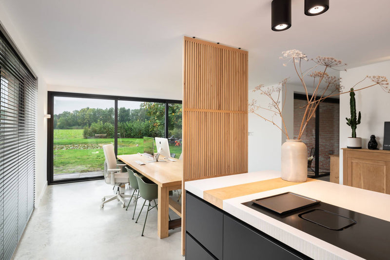 Houten roomdivider tussen kookeiland en eettafel-Houten roomdivider-alle,Keuken-OBLY