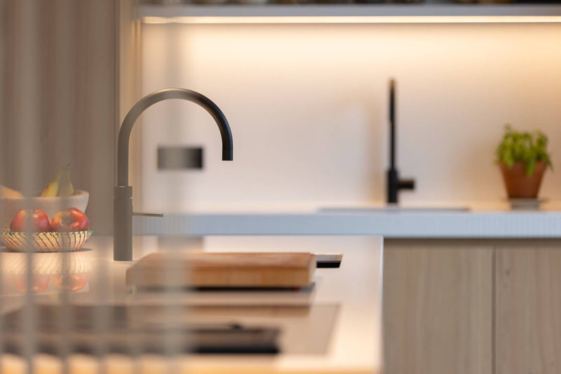 Houten roomdivider tussen kookeiland en eettafel-Houten roomdivider-alle,Keuken-OBLY