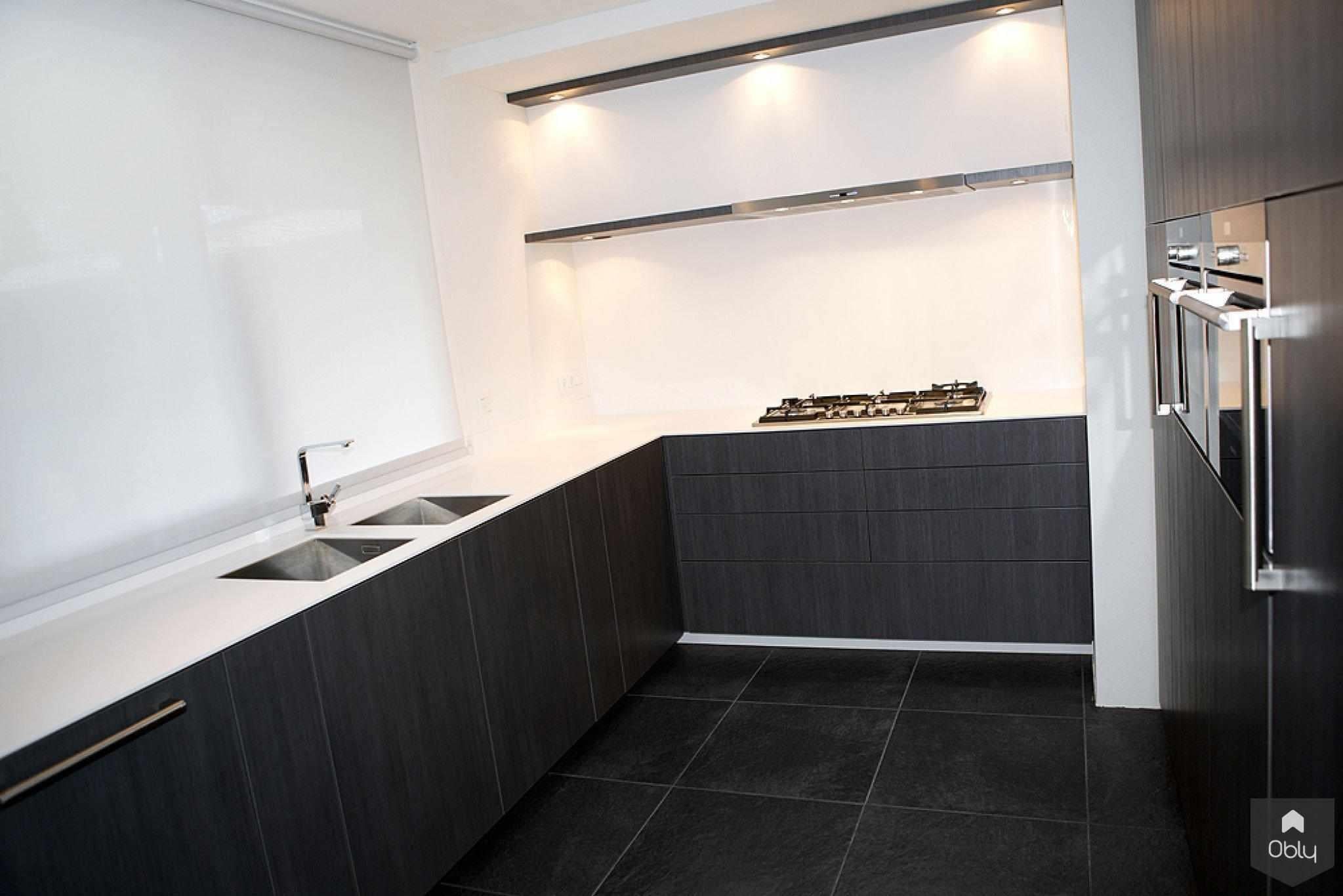 IDuMMdesign maatwerk keuken-IDuMM Design-alle,corian keukenblad,design keuken op maat,geïntegreerde afzuigkap keuken,interieurbouw keuken maatwerk,Keuken,maatwerk keuken,minimalistische keuken,moderne maatwerk keuken-OBLY