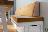 Interieur jaren 30 woning met houten meubelen-Content Traprenovatie-alle,Woonkamer-OBLY