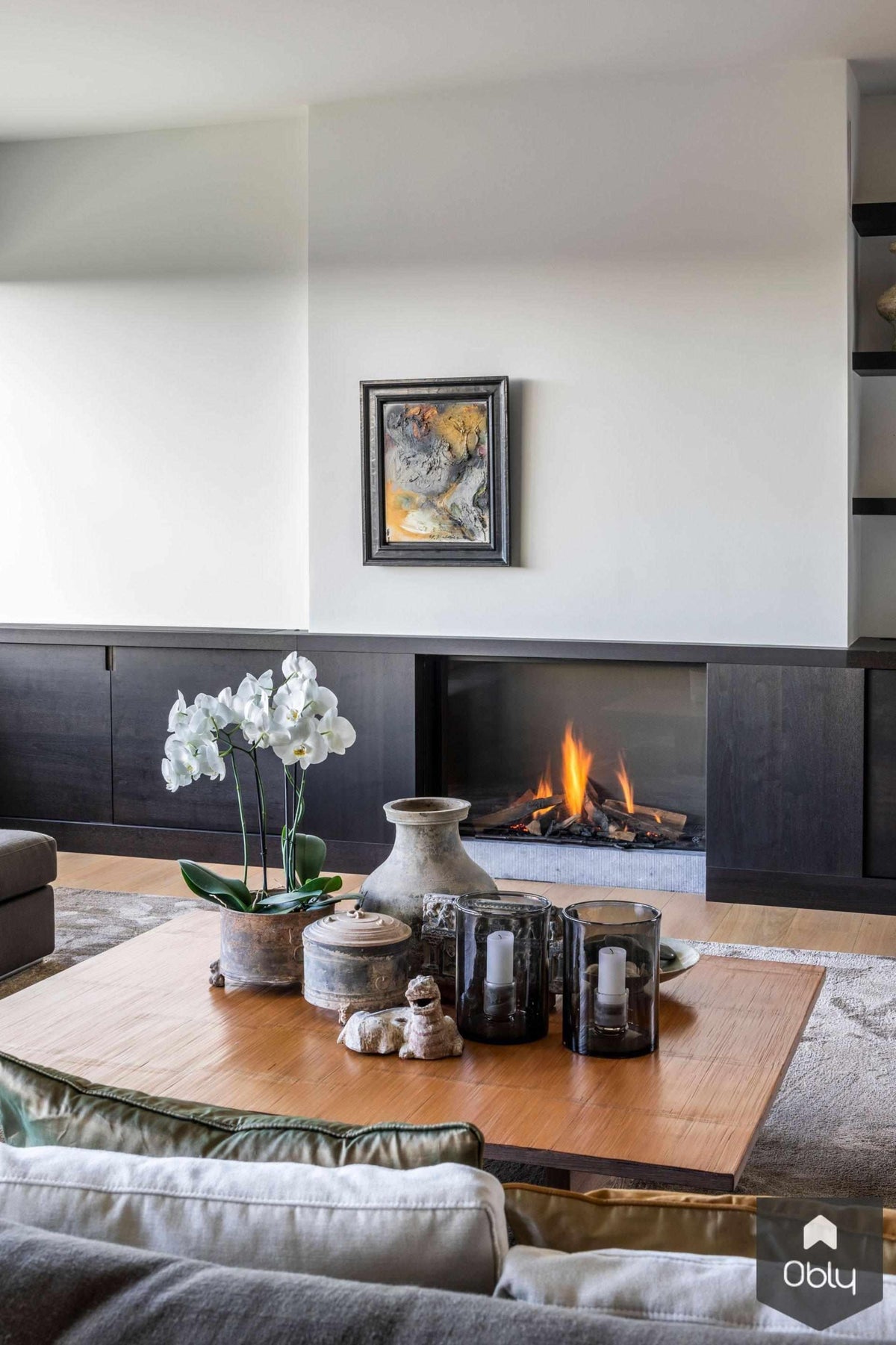 Interieurontwerp appartement vol kunst-Erik Koijen-alle,badkamer design,design keuken,interieur renovatie,karakteristieke woning,modern interieur,moderne badkamer,moderne uitbouw,open leefruimte,vrijstaand bad,warme interieurstijl,wellnessruimte,Woonkamer,woonkeuken-OBLY