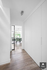 Interieurontwerp met maatwerk meubels woonkamer en hal-BABBET. Interieur: Plan & Design-alle,Keuken-OBLY