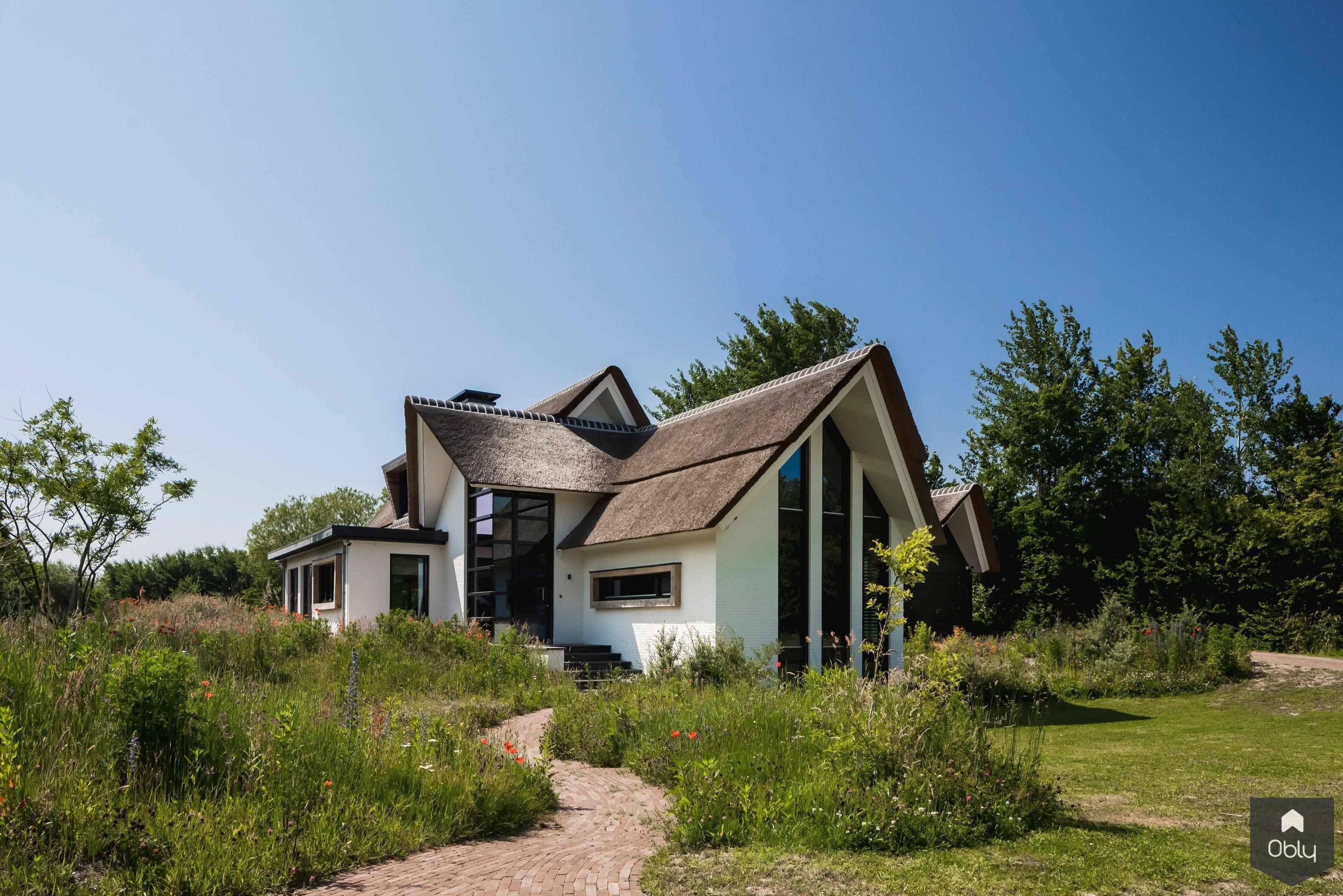 Interieurontwerp modern familiehuis-Versteegh-Design-alle,design,hoogwaardige afwerking,hout,interieurinspiratie,leefcomfort,modern familiehuis,open ruimtes,villa interieur,warme uitstraling,wooninrichting,Woonkamer,woonstijl-OBLY