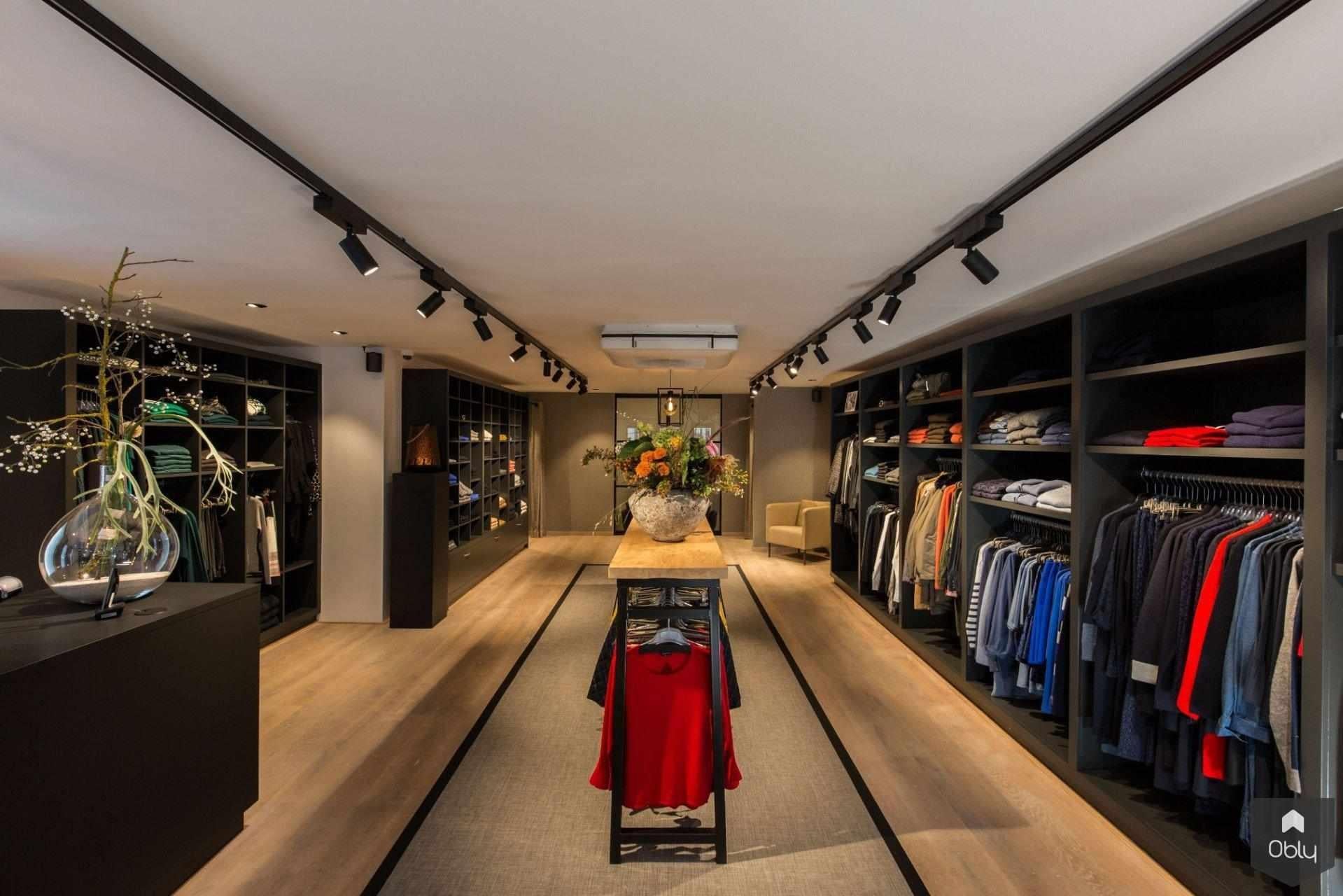 Interieurontwerp voor een damesmodezaak-Studio MBC Interieurontwerp-#damesmode,#interieurarchitectuur,#interieurontwerp,#lichtontwerp,#maatwerk,#retaildesign,#winkelinterieur,alle,Woonkamer-OBLY