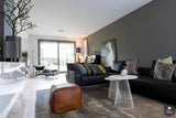 Jaren ’70 woning verbouwd met bijzondere vide in de woonkamer-B-TOO-alle,jaren 70 huis verbouwing,jaren 70 woning renovatie,modern interieur jaren 70 woning,open vide woonkamer,vide in woonkamer,Woonkamer-Jaren ’70 woning met vide in woonkamer | B-TOO-OBLY