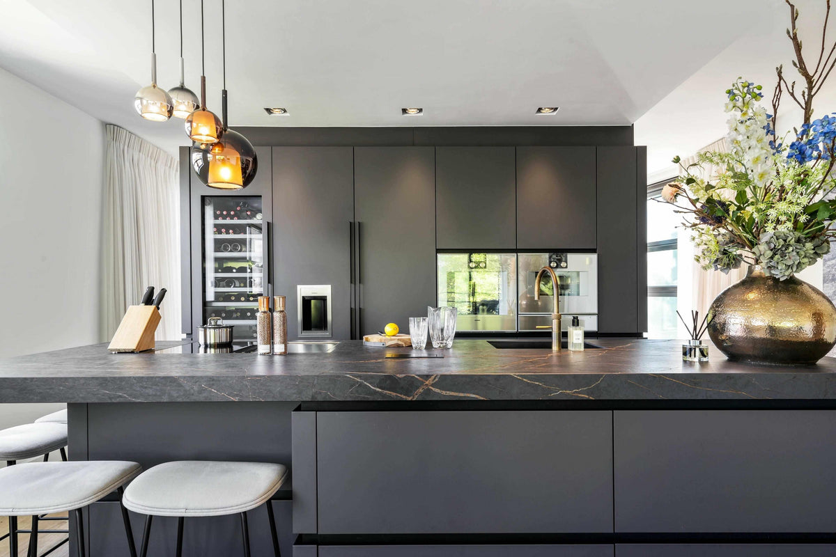 KAMB Moderne keuken-Keukenarchitectuur Midden Brabant-appartement,keuken-KAMB moderne keuken-OBLY