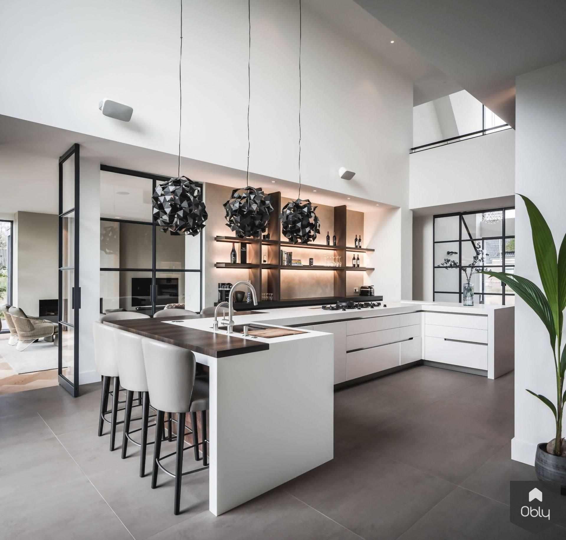 Keuken in u-vorm in luxe villa-Culimaat-alle,Keuken-Keuken in u-vorm in luxe villa | OBLY.com -OBLY