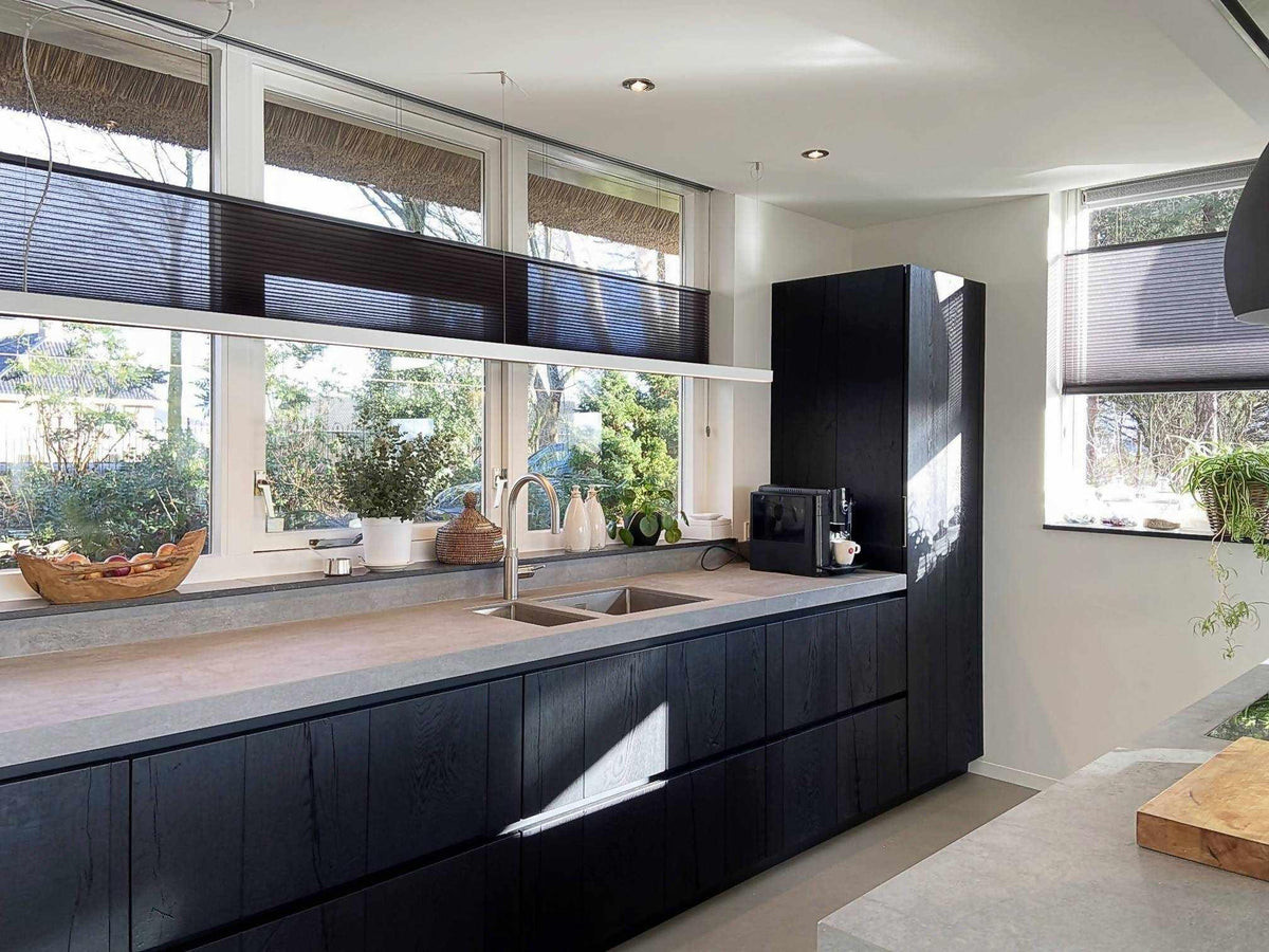 Keuken met eiken houtaccent-Keukenarchitectuur Midden Brabant-Keuken-OBLY