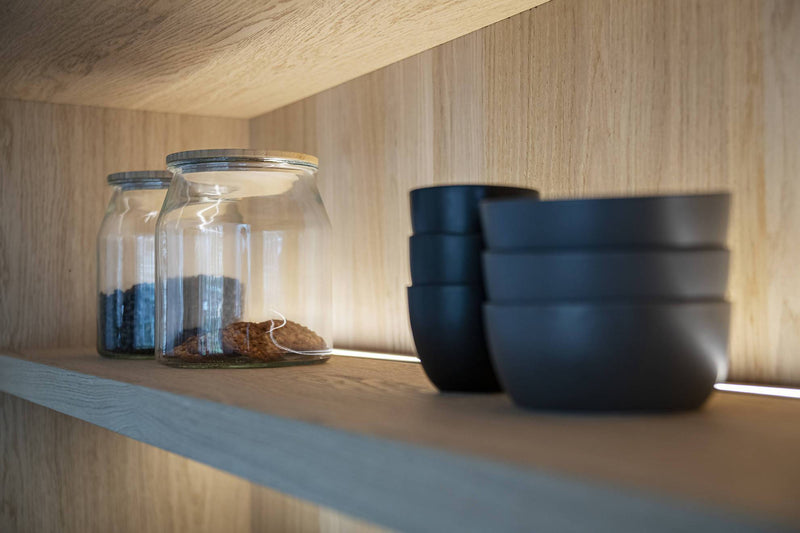 Keuken met mat zwarte hoge kastenwand-Ergoform-alle,Keuken,Woonkamer- Keuken met mat zwarte hoge kastenwand -OBLY
