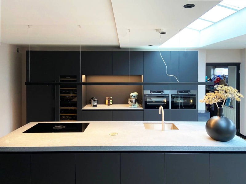 Keukenontwerp met zwarte afwerking-Keukenarchitectuur Midden Brabant-keuken-Keukenontwerp zwarte afwerking -OBLY