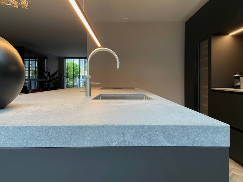 Keukenontwerp met zwarte afwerking-Keukenarchitectuur Midden Brabant-keuken-Keukenontwerp zwarte afwerking -OBLY
