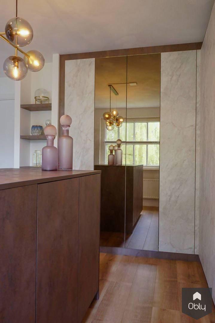 Kledingkast met marmerlook in slaapkamer-Gebr. Smits-alle,Slaapkamer-Kledingkast met marmerlook | OBLY.com-OBLY