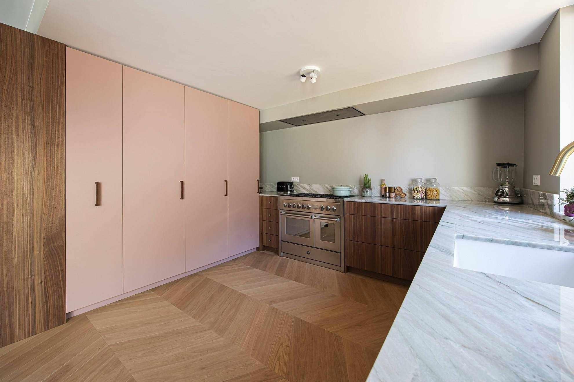 Kleurrijke design keuken-Ergoform-Keuken-Kleurrijke design keuken-OBLY