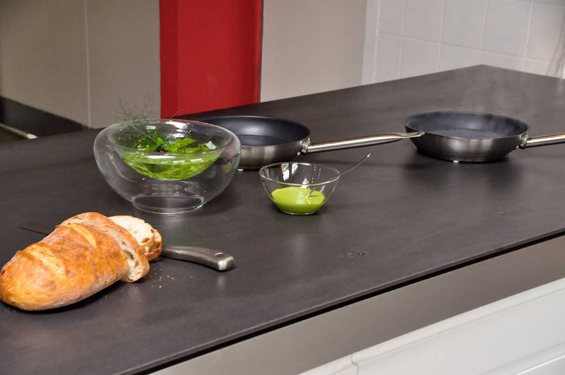 Koken op steen met onzichtbare inductie-OBLY-Keuken-Koken op steen met onzichtbare inductie-OBLY