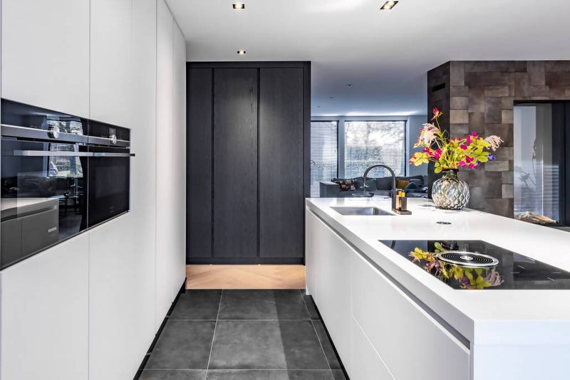 Kookeiland met wijnkast-Cora Techniek-Keuken-Kookeiland met luxe wijnkast-OBLY