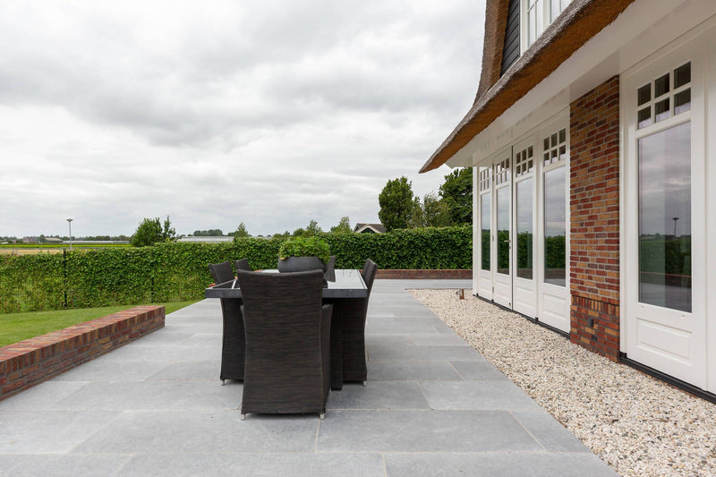 Landelijke Villa karakteristieke materialen-Van den Heuvel & Van Duuren-Tuin-Landelijk Villa met karakteristieke materialen-OBLY