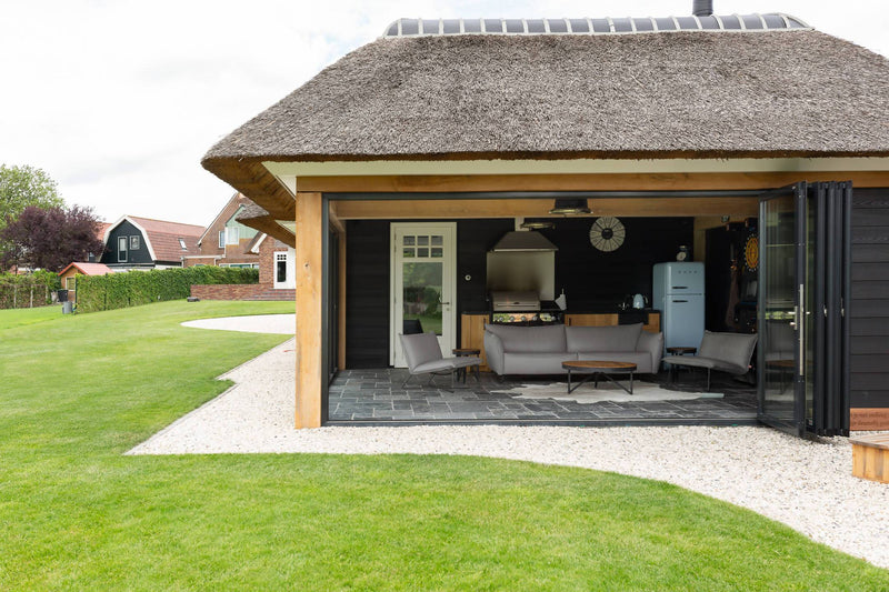 Landelijke Villa karakteristieke materialen-Van den Heuvel & Van Duuren-Tuin-Landelijk Villa met karakteristieke materialen-OBLY