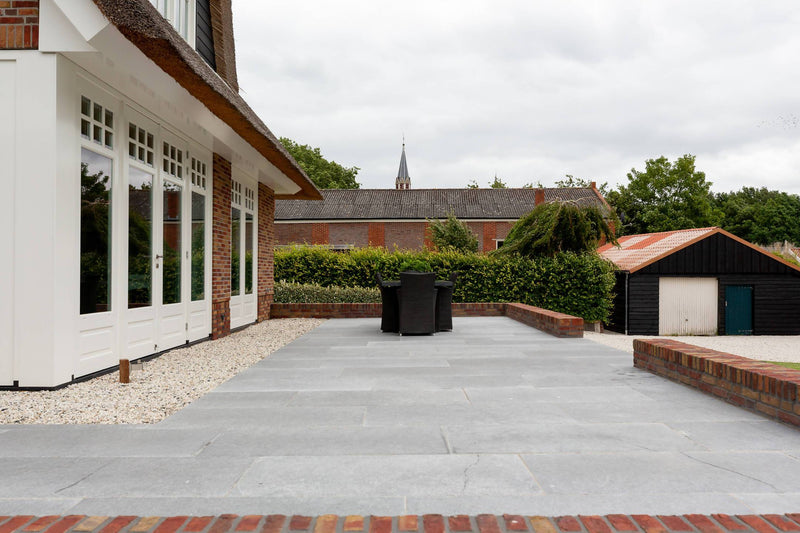 Landelijke Villa karakteristieke materialen-Van den Heuvel & Van Duuren-Tuin-Landelijk Villa met karakteristieke materialen-OBLY