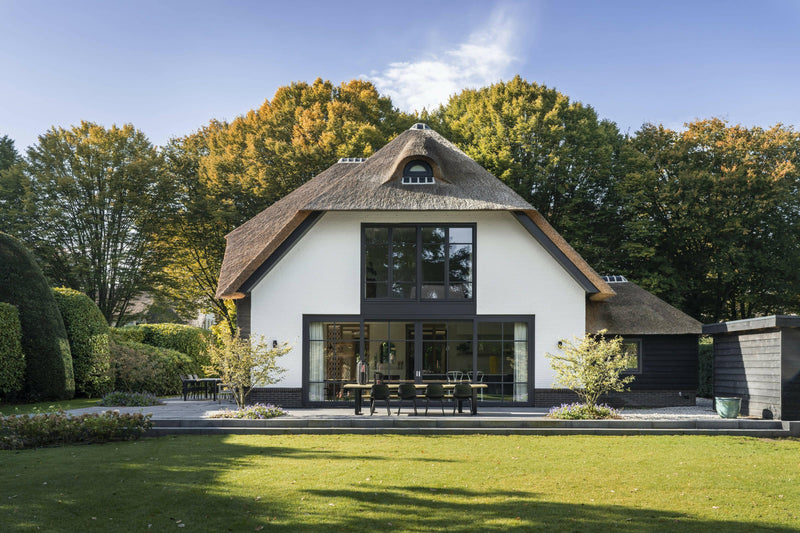 Landelijke villa met moderne uitstraling-Architectenbureau Lighthouse Living-Woonkamer-OBLY