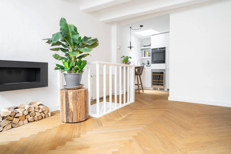 Lange smalle visgraat vloer-Vloerenhuis Amsterdam-Keuken-Visgraat vloer uitgevoerd in lange smalle delen-OBLY